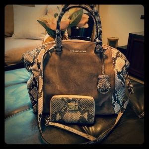 Michael Kors Tote & Matching Wristlet